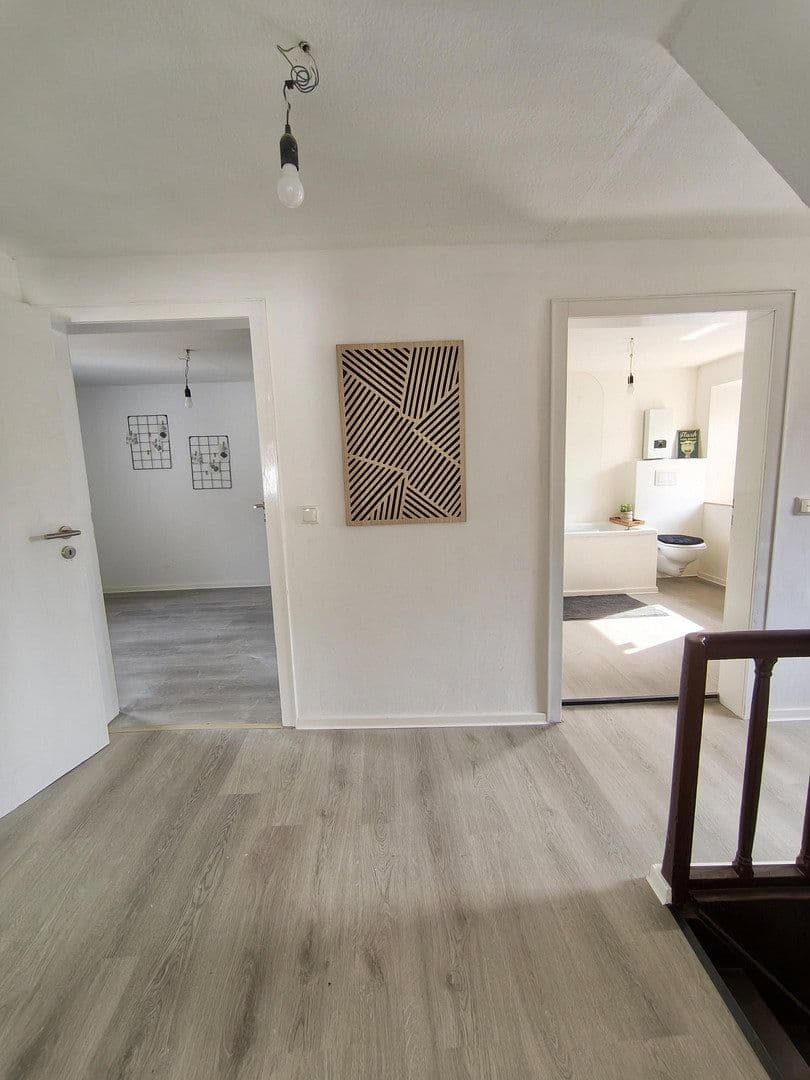 Prodej domu 259 m², pozemek 718 m², Euskirchenerstr. 33, Nettersheim, Severní Porýní-Vestfálsko Prodej domu 259 m², pozemek 718 m², Euskirchenerstr. 33, Nettersheim, Severní Porýní-Vestfálsko