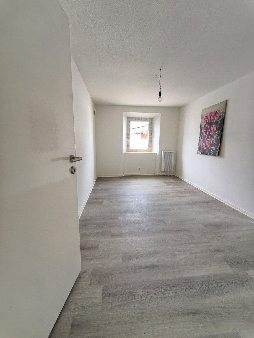 Prodej domu 259 m², pozemek 718 m², Euskirchenerstr. 33, Nettersheim, Severní Porýní-Vestfálsko Prodej domu 259 m², pozemek 718 m², Euskirchenerstr. 33, Nettersheim, Severní Porýní-Vestfálsko