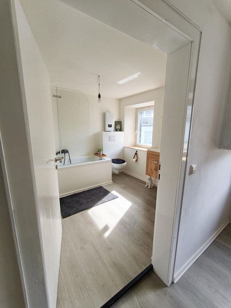 Prodej domu 259 m², pozemek 718 m², Euskirchenerstr. 33, Nettersheim, Severní Porýní-Vestfálsko Prodej domu 259 m², pozemek 718 m², Euskirchenerstr. 33, Nettersheim, Severní Porýní-Vestfálsko
