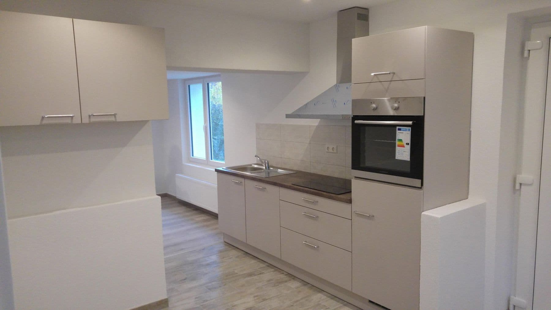 Pronájem bytu 2+1 52 m², Rohrackerstraße 317, Stuttgart, Bádensko-Württembersko Pronájem bytu 2+1 52 m², Rohrackerstraße 317, Stuttgart, Bádensko-Württembersko