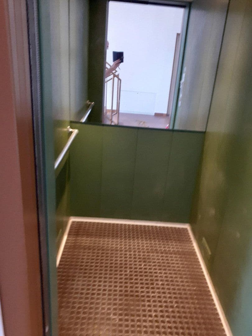 Pronájem kanceláře 115 m², Gilching, Bavorsko Pronájem kanceláře 115 m², Gilching, Bavorsko
