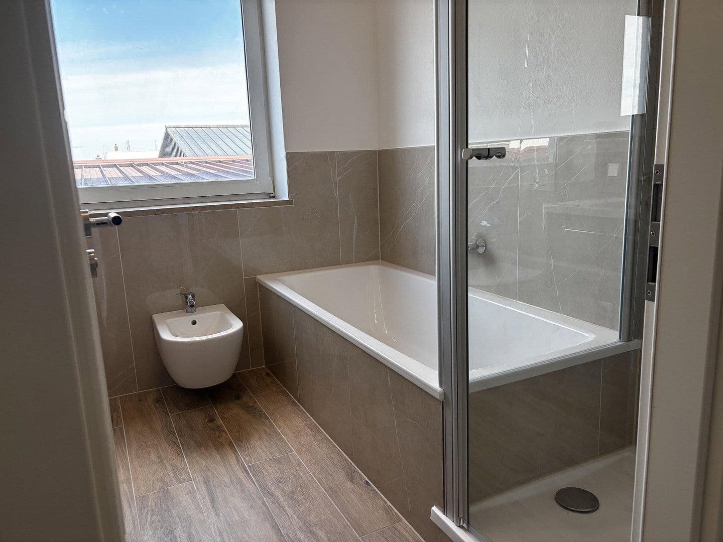 Pronájem kanceláře 115 m², Gilching, Bavorsko Pronájem kanceláře 115 m², Gilching, Bavorsko