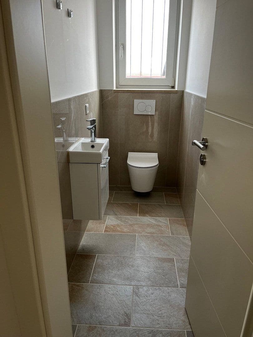 Pronájem bytu 7+1 245 m², Gilching, Bavorsko Pronájem bytu 7+1 245 m², Gilching, Bavorsko