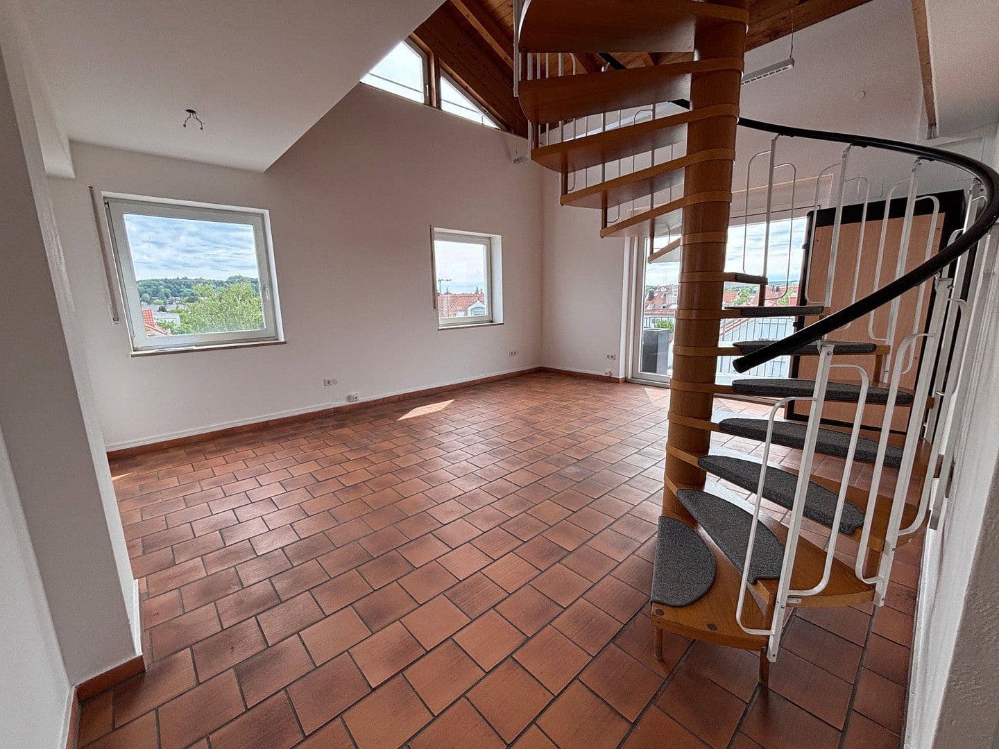 Pronájem bytu 7+1 245 m², Gilching, Bavorsko Pronájem bytu 7+1 245 m², Gilching, Bavorsko