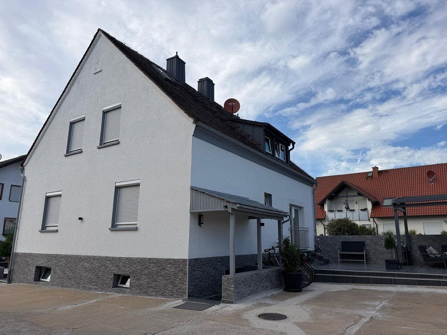 Prodej domu 219 m², pozemek 1.110 m², Kirchäckerstraße 10, Oberhaid, Bavorsko Prodej domu 219 m², pozemek 1.110 m², Kirchäckerstraße 10, Oberhaid, Bavorsko
