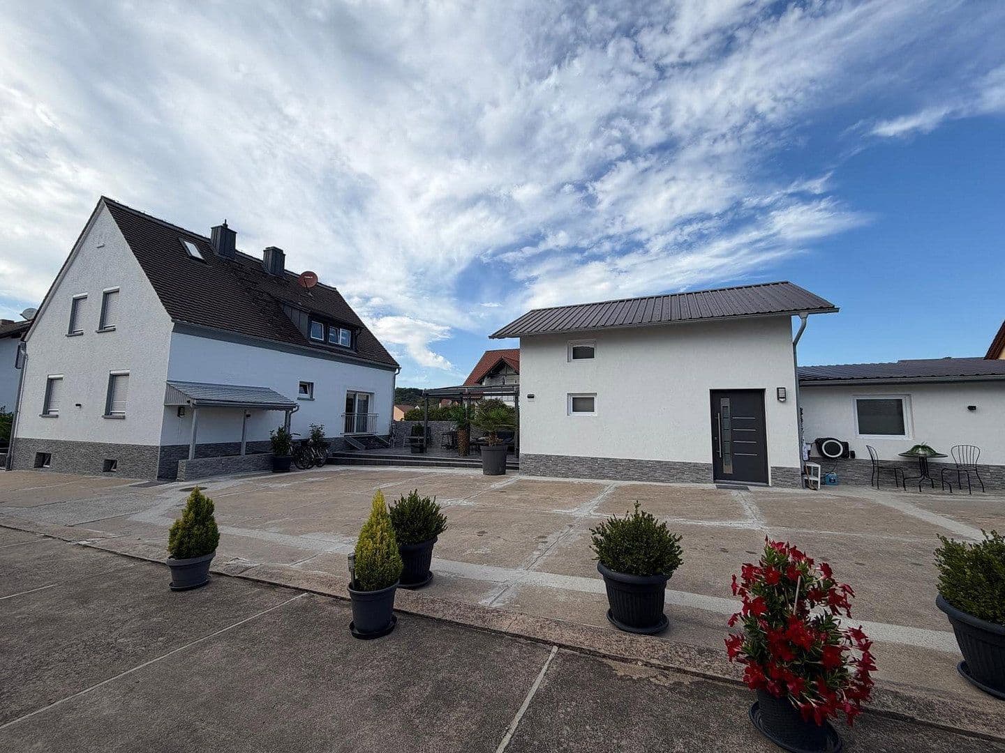 Prodej domu 219 m², pozemek 1.110 m², Kirchäckerstraße 10, Oberhaid, Bavorsko Prodej domu 219 m², pozemek 1.110 m², Kirchäckerstraße 10, Oberhaid, Bavorsko