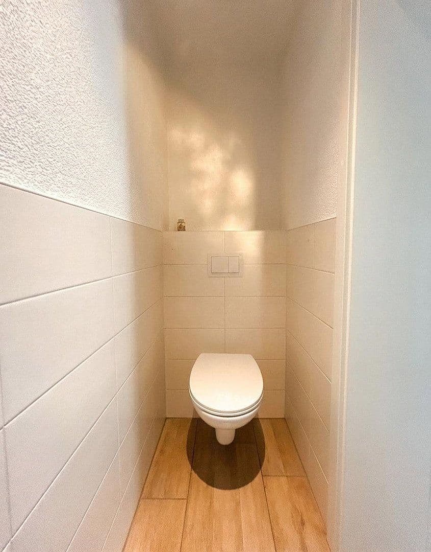 Pronájem bytu 4+1 88 m², Bernburger Straße 16, Dessau-Roßlau, Sasko-Anhaltsko Pronájem bytu 4+1 88 m², Bernburger Straße 16, Dessau-Roßlau, Sasko-Anhaltsko