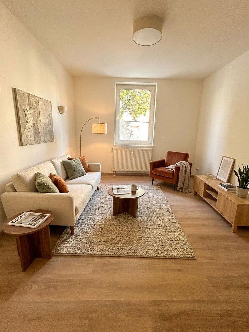 Pronájem bytu 4+1 88 m², Bernburger Straße 16, Dessau-Roßlau, Sasko-Anhaltsko Pronájem bytu 4+1 88 m², Bernburger Straße 16, Dessau-Roßlau, Sasko-Anhaltsko