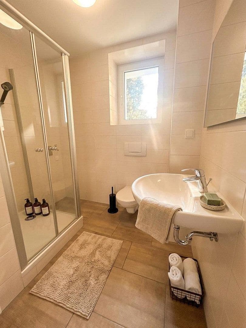 Pronájem bytu 4+1 88 m², Bernburger Straße 16, Dessau-Roßlau, Sasko-Anhaltsko Pronájem bytu 4+1 88 m², Bernburger Straße 16, Dessau-Roßlau, Sasko-Anhaltsko