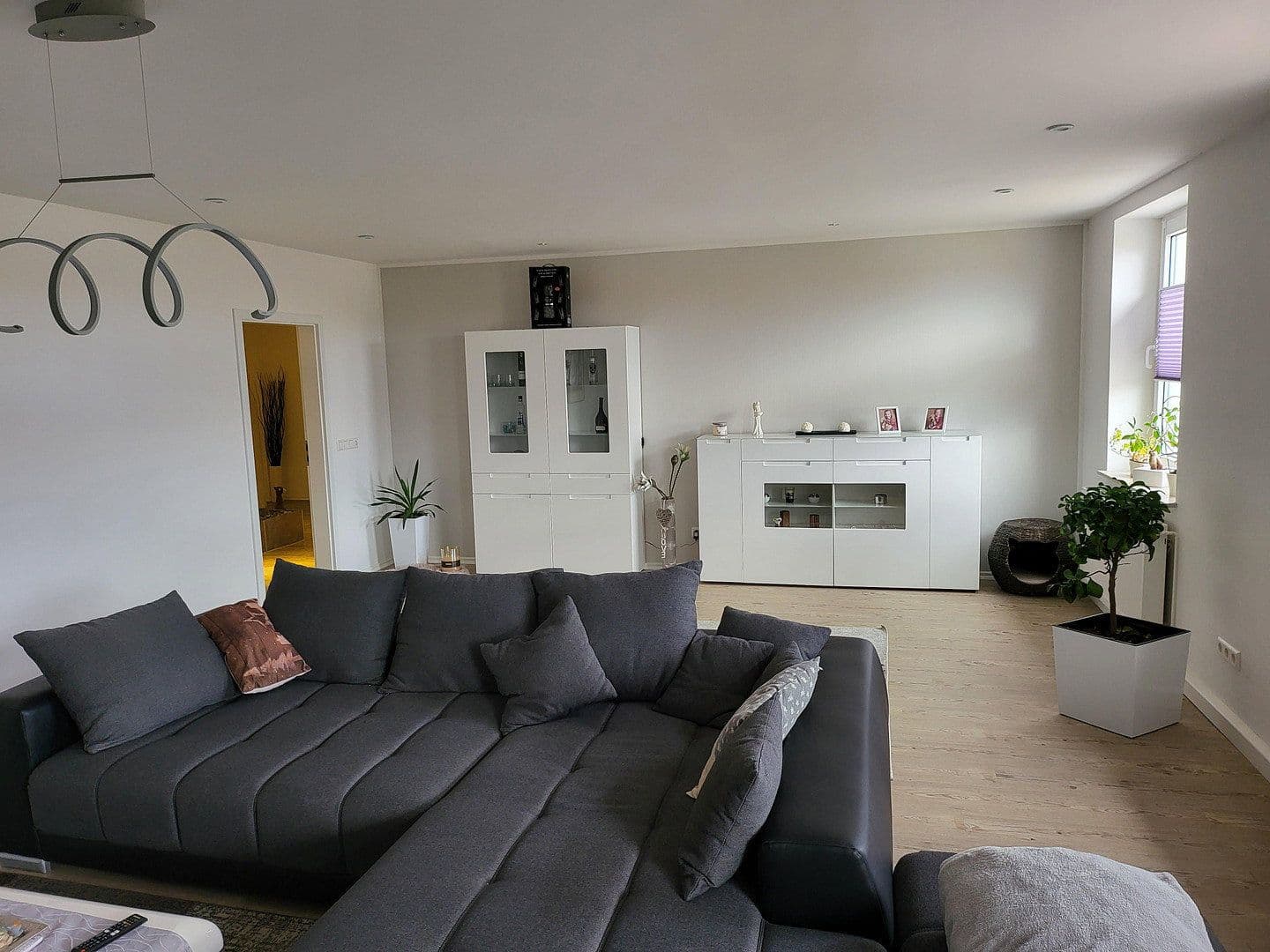 Pronájem bytu 4+kk 200 m², Waldenburger Straße 87, Glauchau, Sasko Pronájem bytu 4+kk 200 m², Waldenburger Straße 87, Glauchau, Sasko