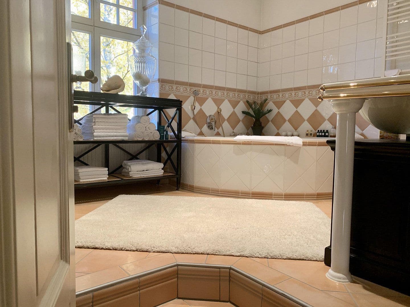 Prodej domu 226 m², pozemek 3.169 m², Neumagen-Dhron, Porýní-Falc Prodej domu 226 m², pozemek 3.169 m², Neumagen-Dhron, Porýní-Falc