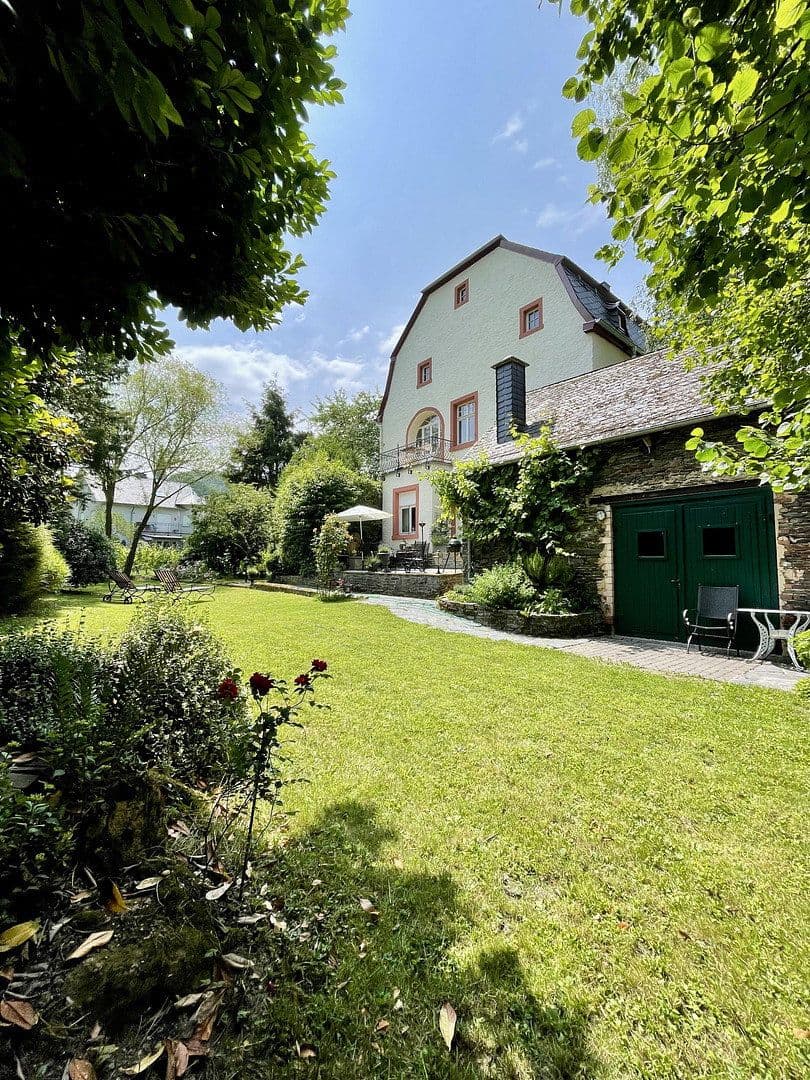Prodej domu 226 m², pozemek 3.169 m², Neumagen-Dhron, Porýní-Falc Prodej domu 226 m², pozemek 3.169 m², Neumagen-Dhron, Porýní-Falc