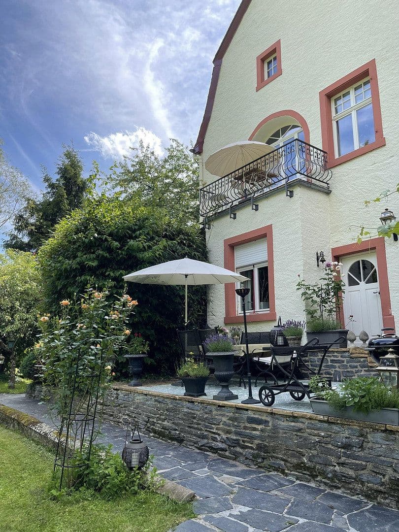 Prodej domu 226 m², pozemek 3.169 m², Neumagen-Dhron, Porýní-Falc Prodej domu 226 m², pozemek 3.169 m², Neumagen-Dhron, Porýní-Falc
