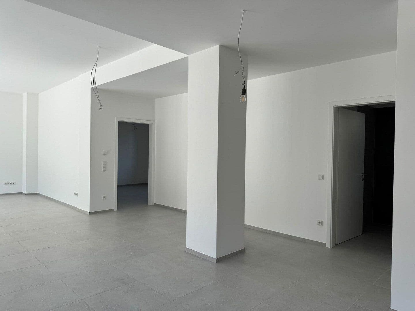 Pronájem bytu 3+1 121 m², Frankfurt am Main, Hessen Pronájem bytu 3+1 121 m², Frankfurt am Main, Hessen