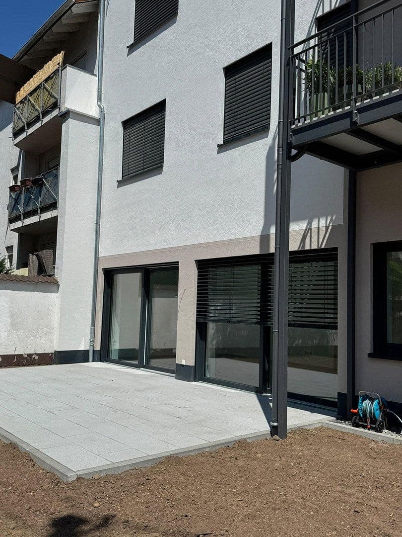 Pronájem bytu 3+1 121 m², Frankfurt am Main, Hessen Pronájem bytu 3+1 121 m², Frankfurt am Main, Hessen