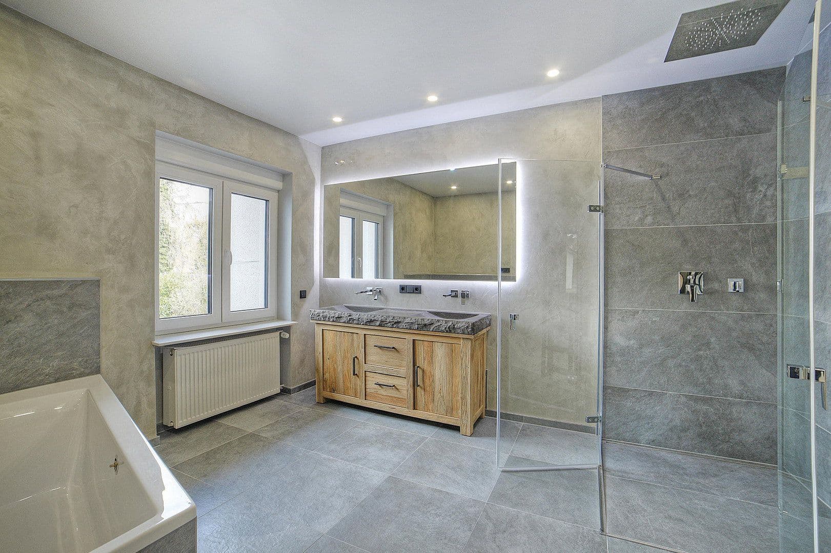 Prodej domu 563 m², pozemek 516 m², Pucherstraße 8, Fürstenfeldbruck, Bavorsko Prodej domu 563 m², pozemek 516 m², Pucherstraße 8, Fürstenfeldbruck, Bavorsko