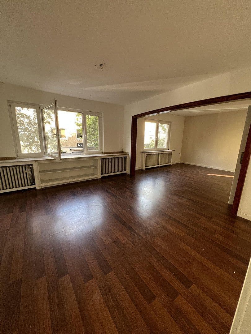 Pronájem bytu 5+1 115 m², Hochemmericher Str. 52, Duisburg, Severní Porýní-Vestfálsko Pronájem bytu 5+1 115 m², Hochemmericher Str. 52, Duisburg, Severní Porýní-Vestfálsko
