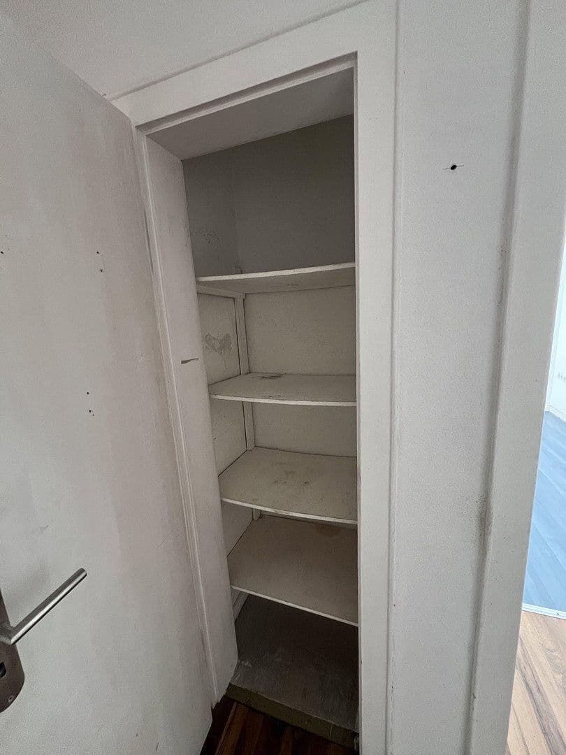Pronájem bytu 5+1 115 m², Hochemmericher Str. 52, Duisburg, Severní Porýní-Vestfálsko Pronájem bytu 5+1 115 m², Hochemmericher Str. 52, Duisburg, Severní Porýní-Vestfálsko