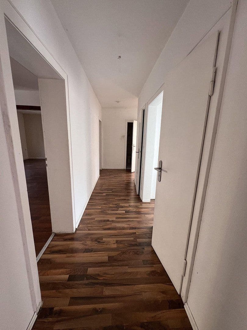 Pronájem bytu 5+1 115 m², Hochemmericher Str. 52, Duisburg, Severní Porýní-Vestfálsko Pronájem bytu 5+1 115 m², Hochemmericher Str. 52, Duisburg, Severní Porýní-Vestfálsko