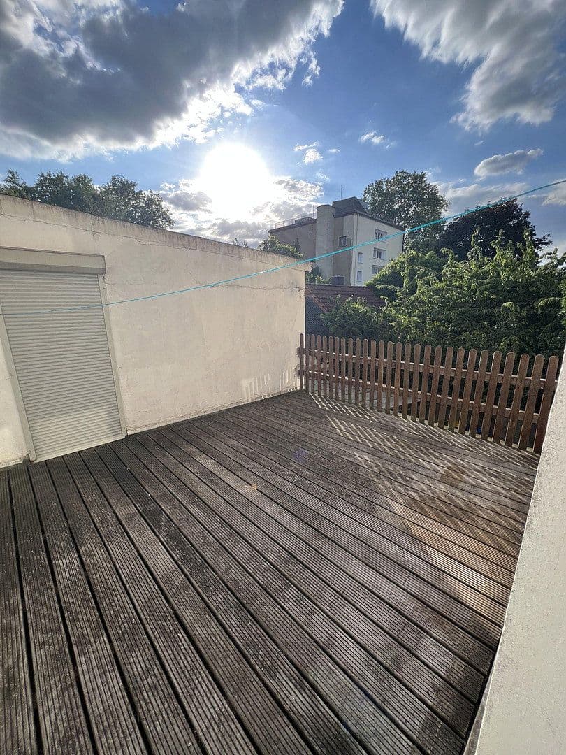 Pronájem bytu 5+1 115 m², Hochemmericher Str. 52, Duisburg, Severní Porýní-Vestfálsko Pronájem bytu 5+1 115 m², Hochemmericher Str. 52, Duisburg, Severní Porýní-Vestfálsko