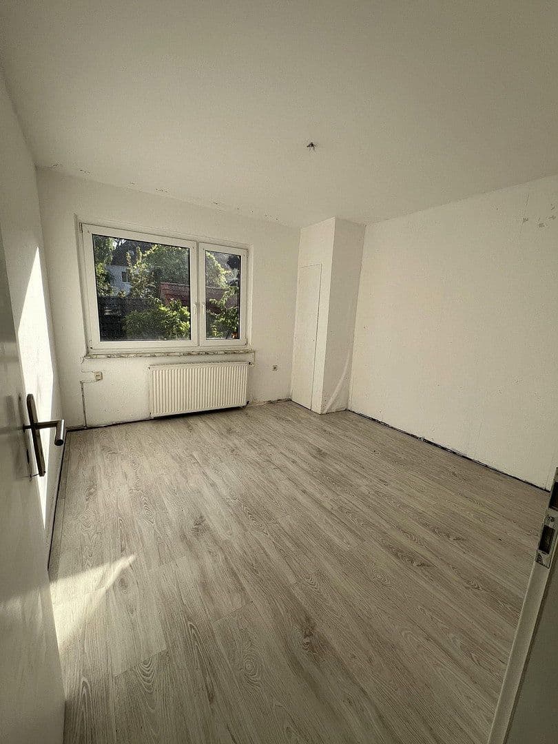 Pronájem bytu 5+1 115 m², Hochemmericher Str. 52, Duisburg, Severní Porýní-Vestfálsko Pronájem bytu 5+1 115 m², Hochemmericher Str. 52, Duisburg, Severní Porýní-Vestfálsko
