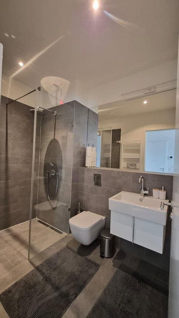 Pronájem bytu 3+1 110 m², Genthiner Straße 44, Berlin, Berlín Pronájem bytu 3+1 110 m², Genthiner Straße 44, Berlin, Berlín