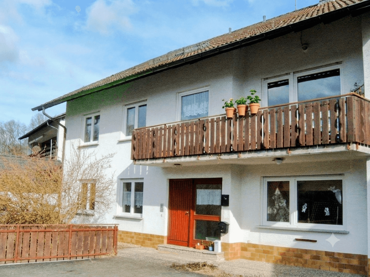 Prodej domu 329 m², pozemek 648 m², Oberer Hirtenrain 14, Neustadt am Main, Bavorsko Prodej domu 329 m², pozemek 648 m², Oberer Hirtenrain 14, Neustadt am Main, Bavorsko