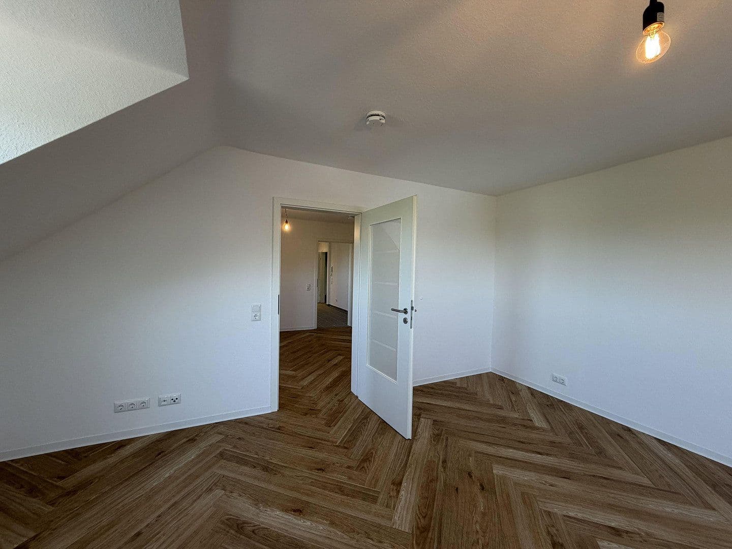 Pronájem bytu 2+1 60 m², Kaiserallee 31, Karlsruhe, Bádensko-Württembersko Pronájem bytu 2+1 60 m², Kaiserallee 31, Karlsruhe, Bádensko-Württembersko