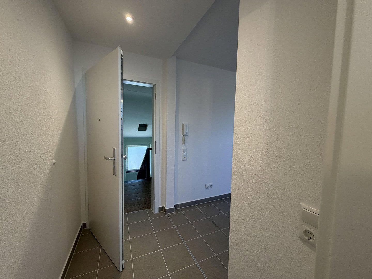 Pronájem bytu 2+1 60 m², Kaiserallee 31, Karlsruhe, Bádensko-Württembersko Pronájem bytu 2+1 60 m², Kaiserallee 31, Karlsruhe, Bádensko-Württembersko