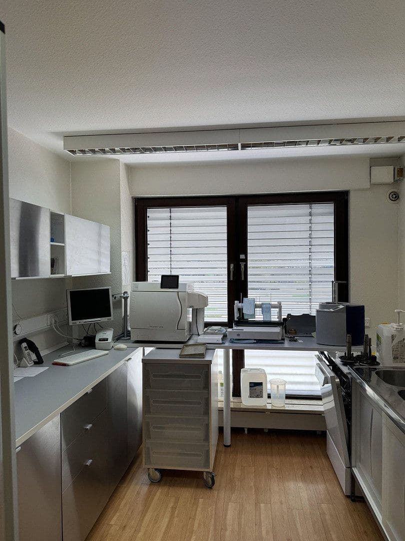 Pronájem kanceláře 180 m², Beckhauser Str. 14, Erkrath, Severní Porýní-Vestfálsko Pronájem kanceláře 180 m², Beckhauser Str. 14, Erkrath, Severní Porýní-Vestfálsko