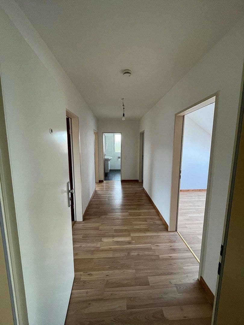 Prodej domu 440 m², pozemek 859 m², Bunnenbergstrasse 7, Garbsen, Dolní Sasko Prodej domu 440 m², pozemek 859 m², Bunnenbergstrasse 7, Garbsen, Dolní Sasko