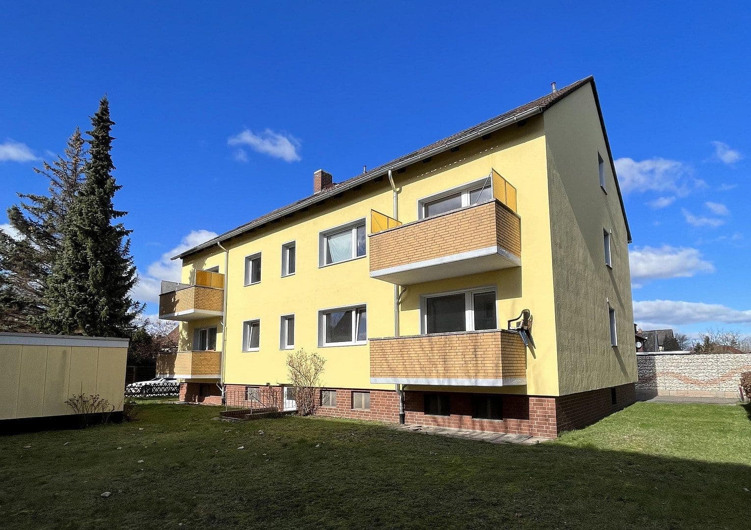 Prodej domu 440 m², pozemek 859 m², Bunnenbergstrasse 7, Garbsen, Dolní Sasko Prodej domu 440 m², pozemek 859 m², Bunnenbergstrasse 7, Garbsen, Dolní Sasko