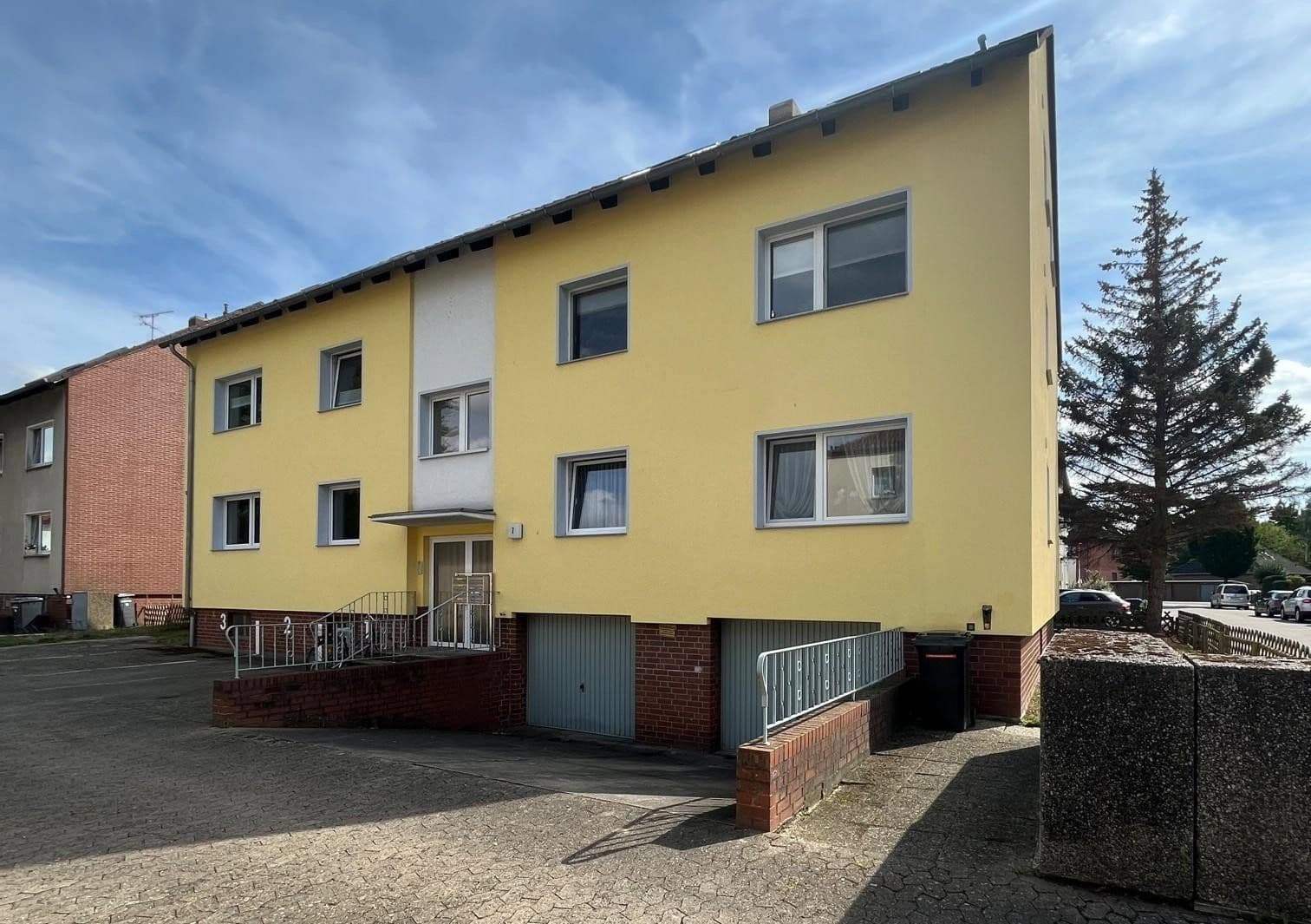 Prodej domu 440 m², pozemek 859 m², Bunnenbergstrasse 7, Garbsen, Dolní Sasko Prodej domu 440 m², pozemek 859 m², Bunnenbergstrasse 7, Garbsen, Dolní Sasko