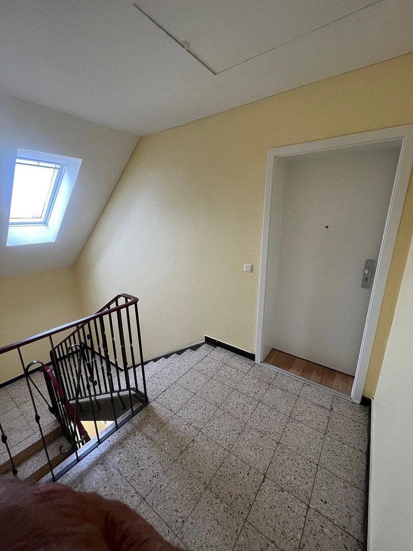 Prodej domu 440 m², pozemek 859 m², Bunnenbergstrasse 7, Garbsen, Dolní Sasko Prodej domu 440 m², pozemek 859 m², Bunnenbergstrasse 7, Garbsen, Dolní Sasko