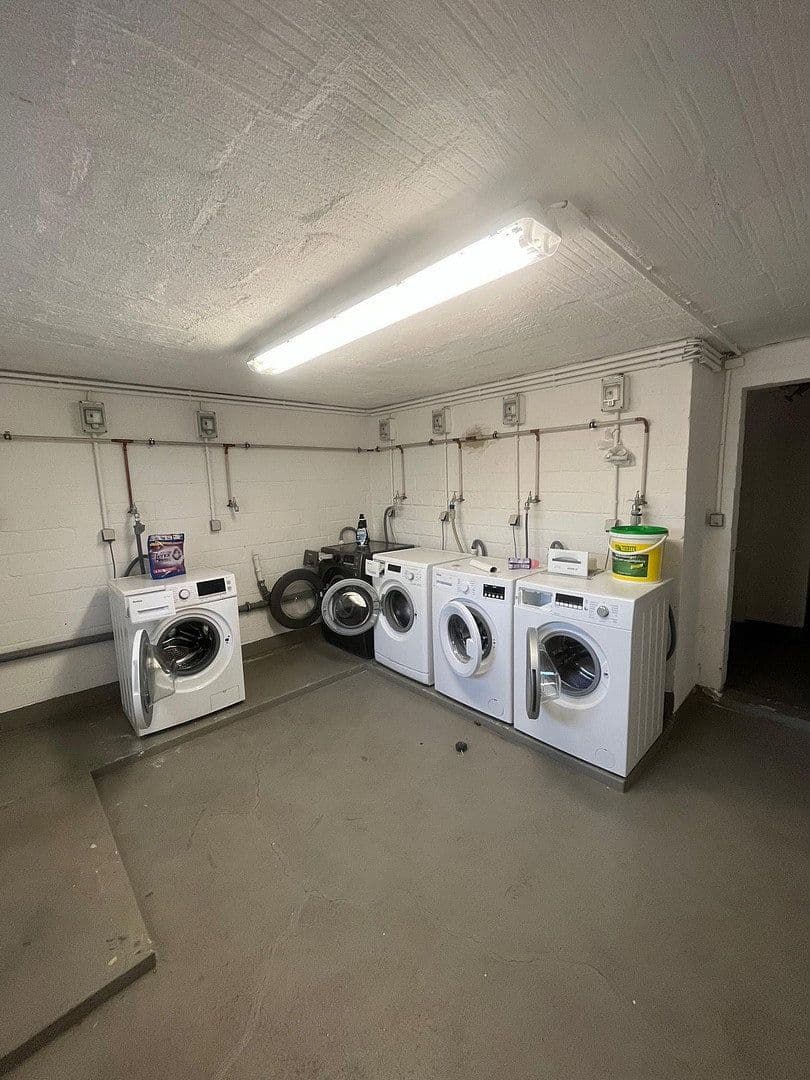 Prodej domu 440 m², pozemek 859 m², Bunnenbergstrasse 7, Garbsen, Dolní Sasko Prodej domu 440 m², pozemek 859 m², Bunnenbergstrasse 7, Garbsen, Dolní Sasko