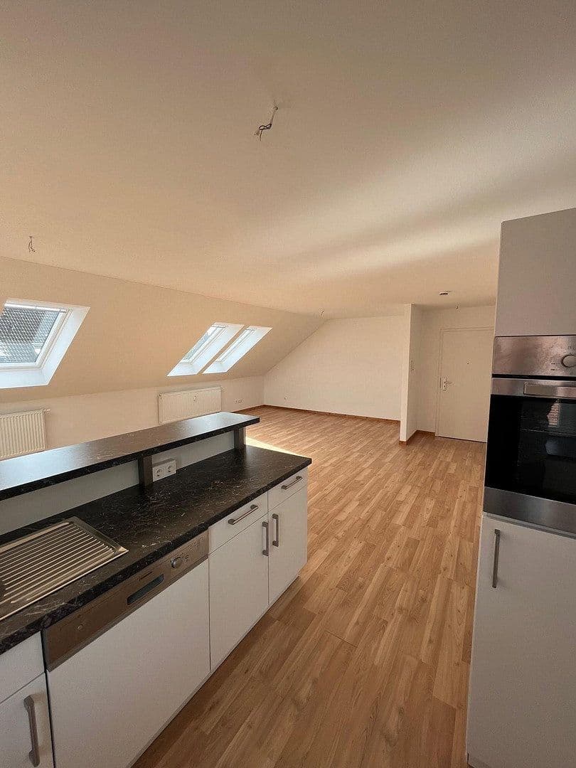 Prodej domu 440 m², pozemek 859 m², Bunnenbergstrasse 7, Garbsen, Dolní Sasko Prodej domu 440 m², pozemek 859 m², Bunnenbergstrasse 7, Garbsen, Dolní Sasko