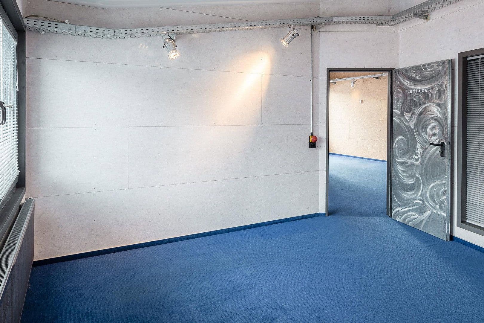 Prodej kanceláře 378 m², Daimlerstraße 14, Taunusstein, Hessen Prodej kanceláře 378 m², Daimlerstraße 14, Taunusstein, Hessen