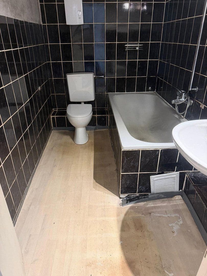 Pronájem bytu 3+1 70 m², Schwarzbach 134, Wuppertal, Severní Porýní-Vestfálsko Pronájem bytu 3+1 70 m², Schwarzbach 134, Wuppertal, Severní Porýní-Vestfálsko