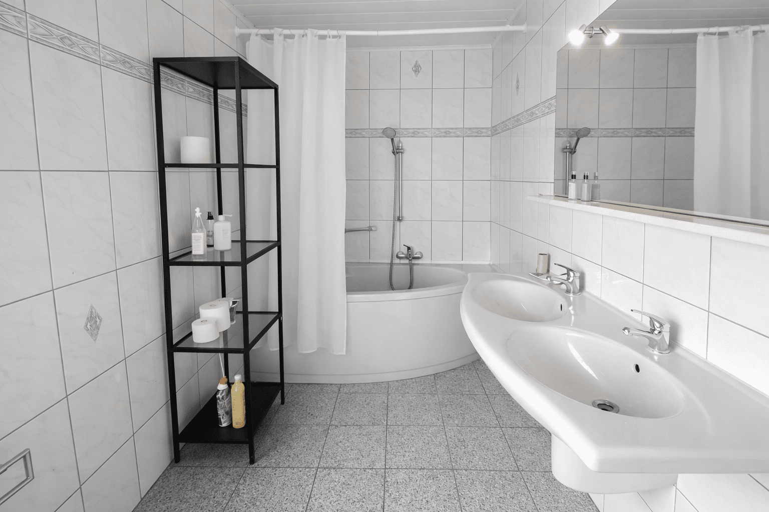 Prodej domu 125 m², pozemek 320 m², Haincherstraße 11, Limeshain, Hessen Prodej domu 125 m², pozemek 320 m², Haincherstraße 11, Limeshain, Hessen