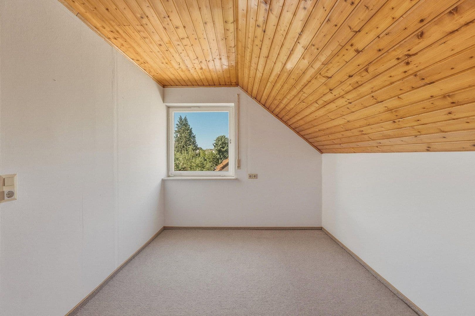 Prodej domu 145 m², pozemek 774 m², Dellmensinger Str. 30, Erbach, Bádensko-Württembersko Prodej domu 145 m², pozemek 774 m², Dellmensinger Str. 30, Erbach, Bádensko-Württembersko