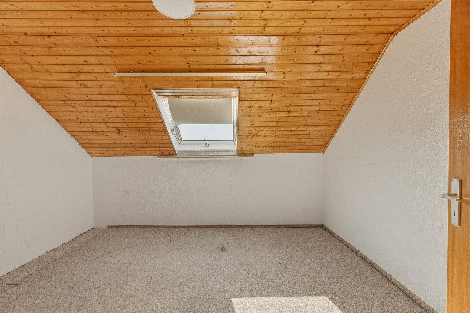 Prodej domu 145 m², pozemek 774 m², Dellmensinger Str. 30, Erbach, Bádensko-Württembersko Prodej domu 145 m², pozemek 774 m², Dellmensinger Str. 30, Erbach, Bádensko-Württembersko
