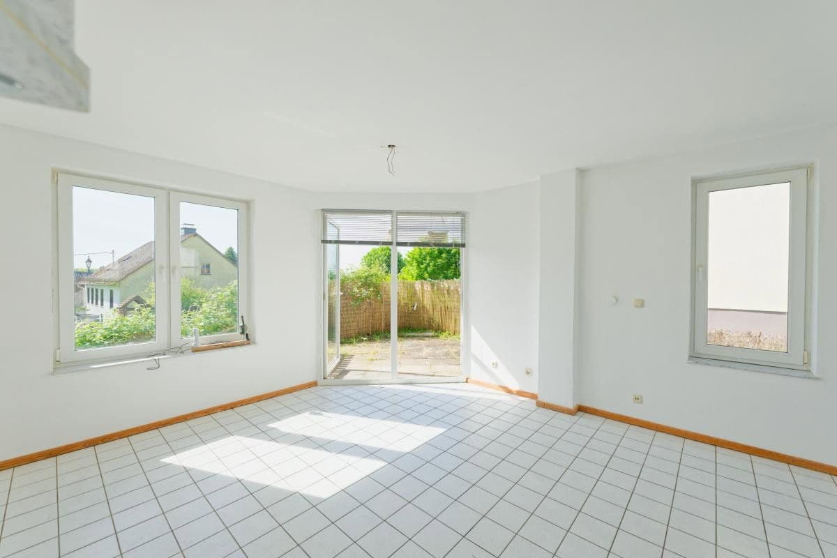 Prodej domu 107 m², pozemek 332 m², Mehren, Porýní-Falc Prodej domu 107 m², pozemek 332 m², Mehren, Porýní-Falc