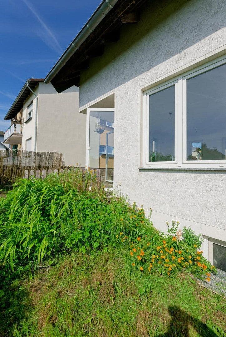 Prodej domu 107 m², pozemek 332 m², Mehren, Porýní-Falc Prodej domu 107 m², pozemek 332 m², Mehren, Porýní-Falc
