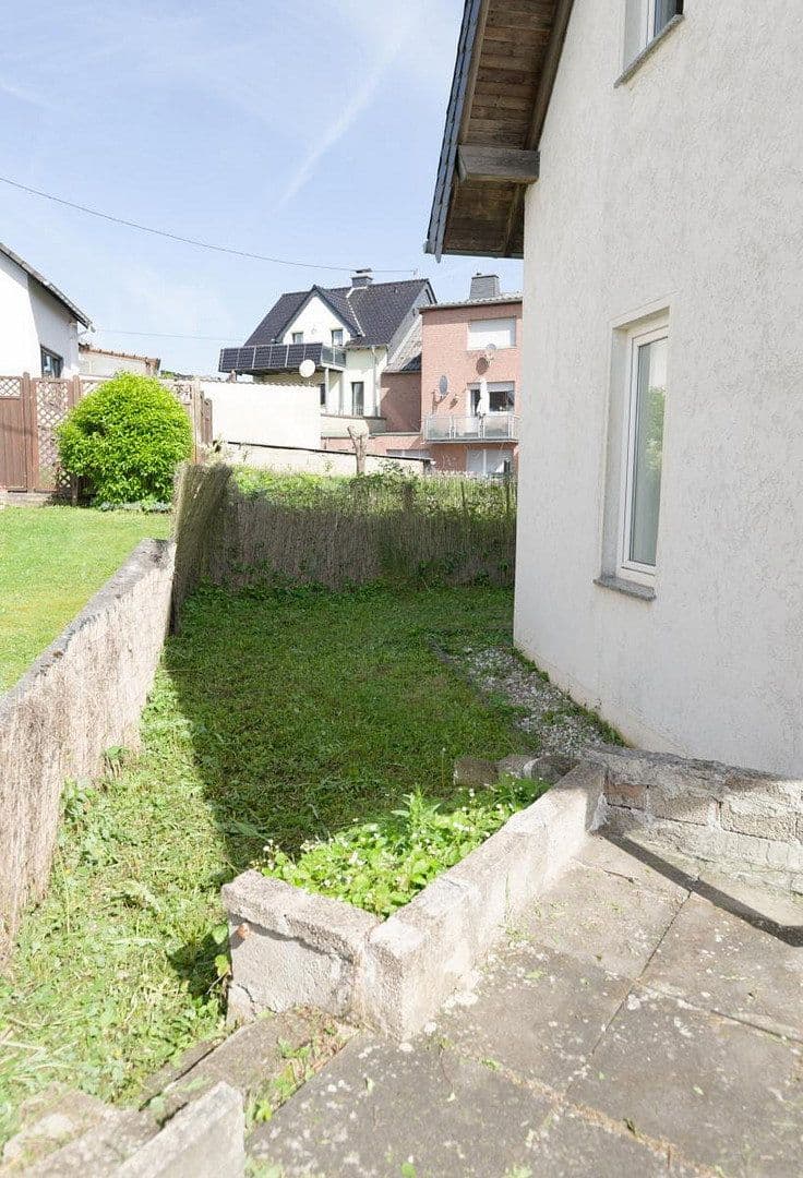 Prodej domu 107 m², pozemek 332 m², Mehren, Porýní-Falc Prodej domu 107 m², pozemek 332 m², Mehren, Porýní-Falc