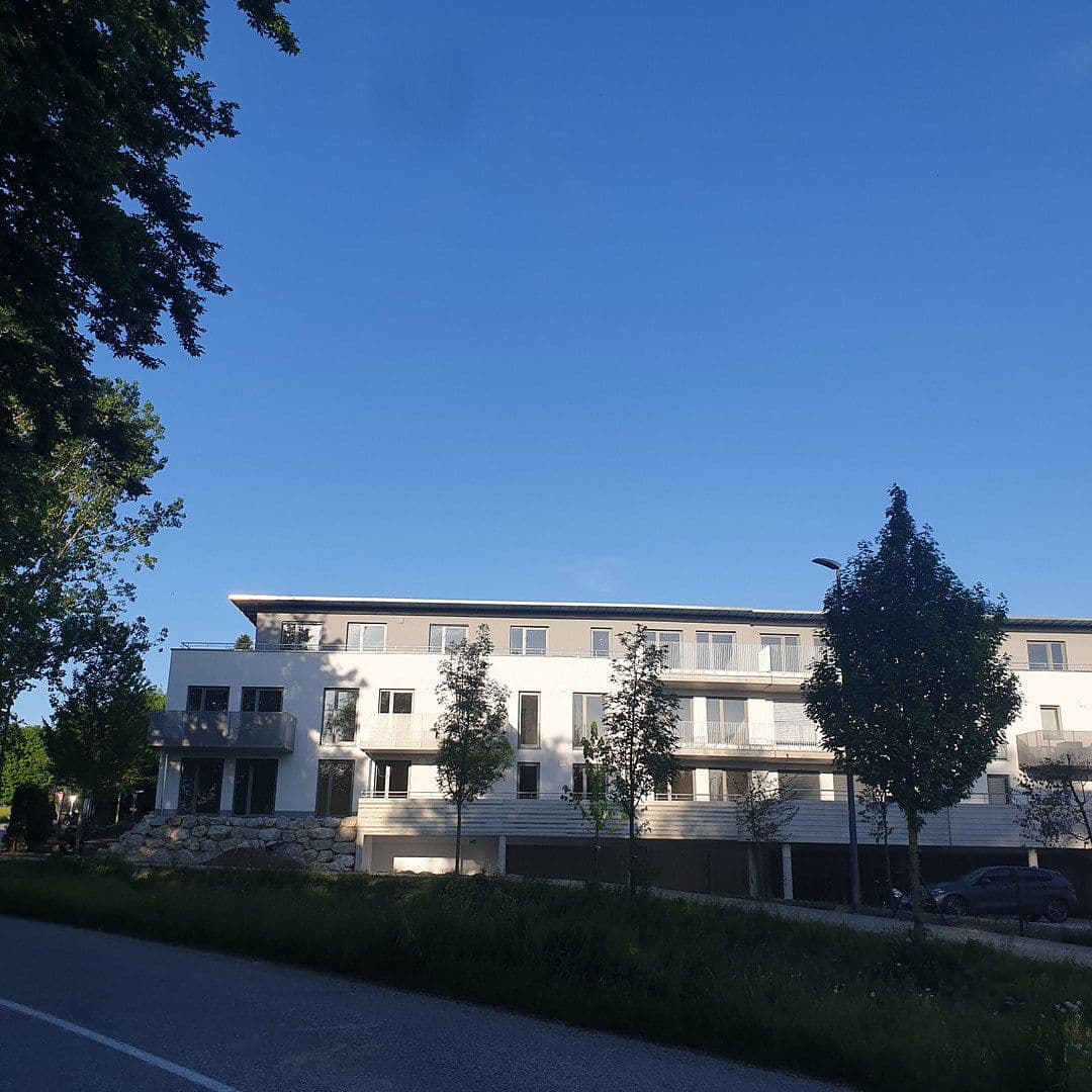 Pronájem bytu 4+1 111 m², Georg-Huber-Straße 14a, Zorneding - Ortsteil Pöring, Bavorsko Pronájem bytu 4+1 111 m², Georg-Huber-Straße 14a, Zorneding - Ortsteil Pöring, Bavorsko