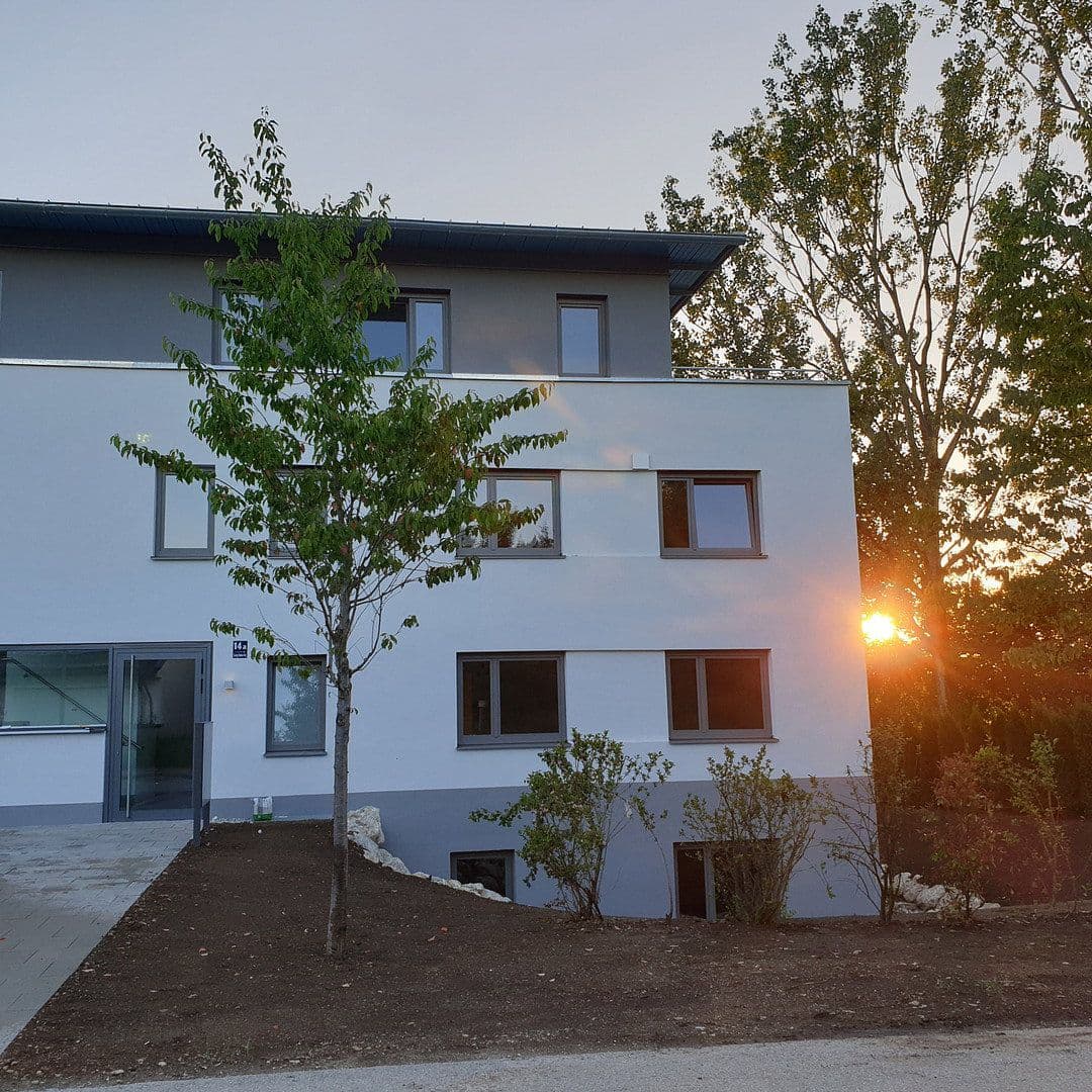 Pronájem bytu 4+1 111 m², Georg-Huber-Straße 14a, Zorneding - Ortsteil Pöring, Bavorsko Pronájem bytu 4+1 111 m², Georg-Huber-Straße 14a, Zorneding - Ortsteil Pöring, Bavorsko