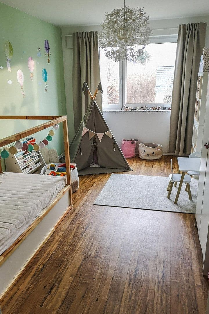 Pronájem bytu 4+1 111 m², Georg-Huber-Straße 14a, Zorneding - Ortsteil Pöring, Bavorsko Pronájem bytu 4+1 111 m², Georg-Huber-Straße 14a, Zorneding - Ortsteil Pöring, Bavorsko