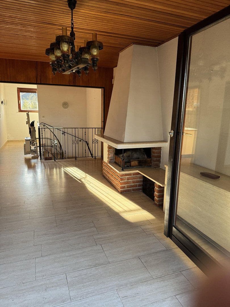 Prodej domu 279 m², pozemek 544 m², Am Schöt 19, Hameln, Dolní Sasko Prodej domu 279 m², pozemek 544 m², Am Schöt 19, Hameln, Dolní Sasko