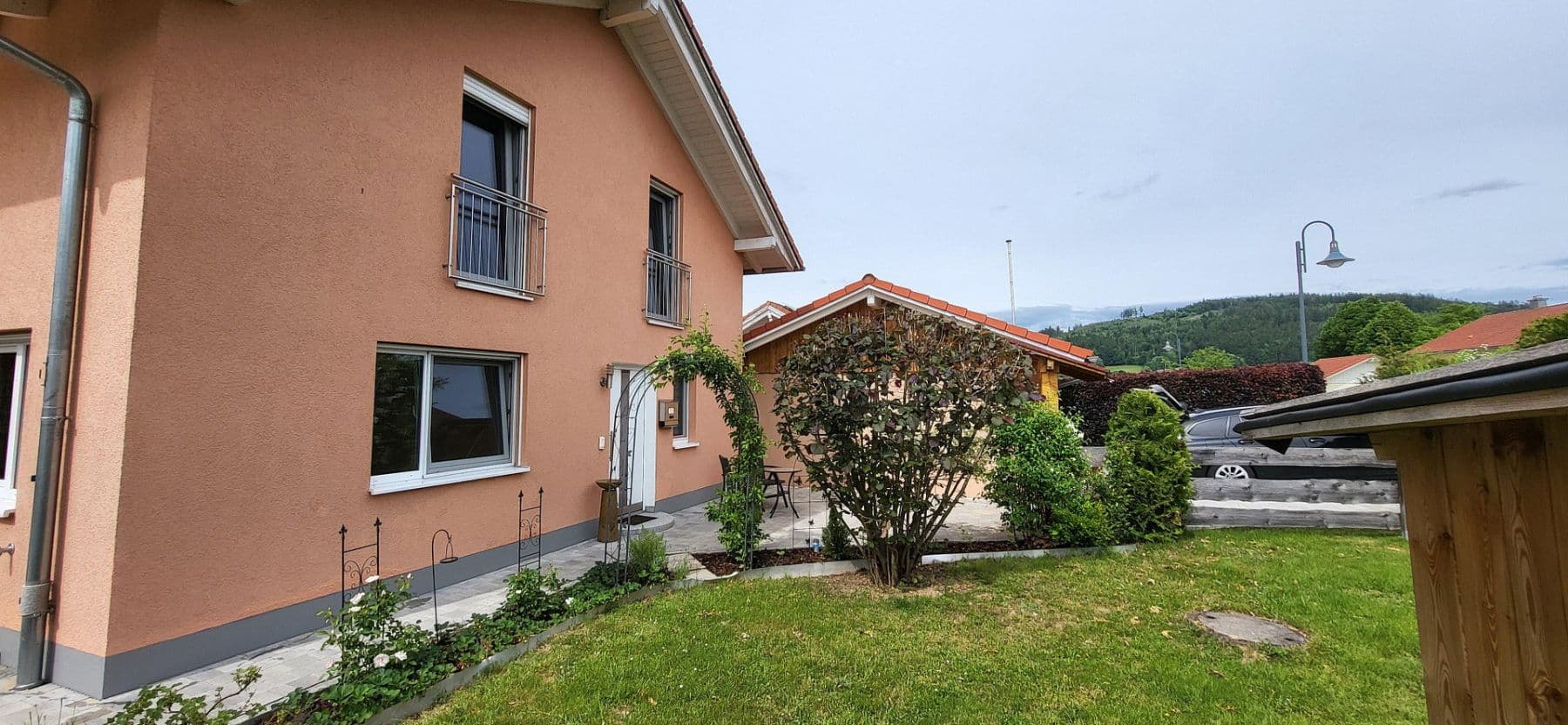 Prodej domu 147 m², pozemek 575 m², Reitweg 7, Lindberg, Bavorsko Prodej domu 147 m², pozemek 575 m², Reitweg 7, Lindberg, Bavorsko