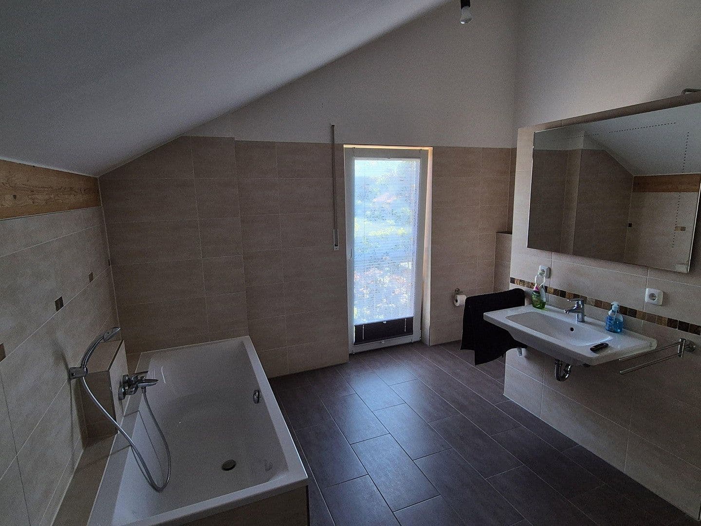 Prodej domu 147 m², pozemek 575 m², Reitweg 7, Lindberg, Bavorsko Prodej domu 147 m², pozemek 575 m², Reitweg 7, Lindberg, Bavorsko